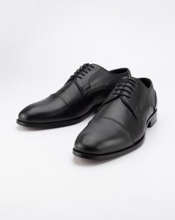 Muške elegantne cipele u velikim brojevima 8194G u crnoj boji.