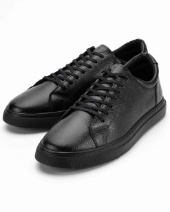 Muške crne kožne patike model CZ-56-015-29G, dostupne u velikim brojevima