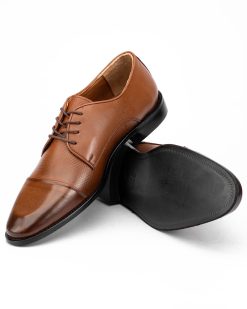 Muške elegantne cipele velikih brojeva, model 8197G u svetlo braon boji.