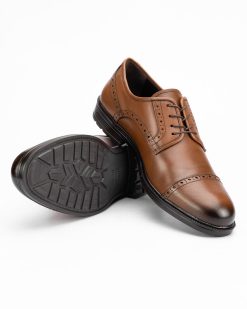 Muške cipele TP-1172-G u svetlo braon nijansi donose toplinu i svestranost svakom outfitu.