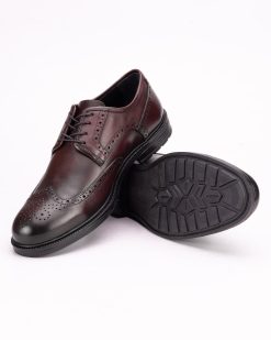 Muške cipele TP-1170-G u bordo nijansi unose dozu karaktera u svakodnevni stil.