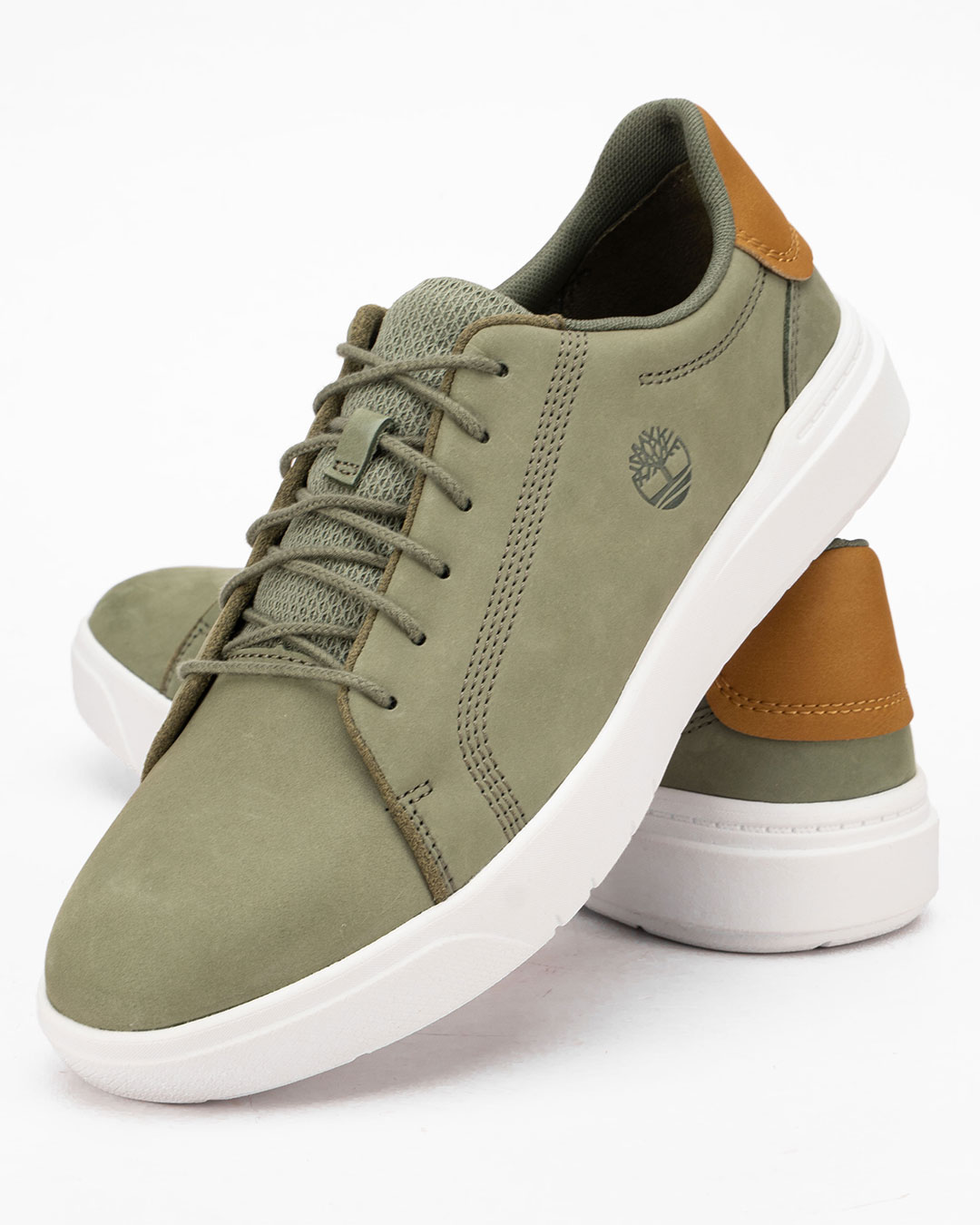 Timberland patike cipele Seneca Bay Low Lace u zelenoj boji unose osveženje u svakodnevni stil i izdvajaju se bez preterane upadljivosti.
