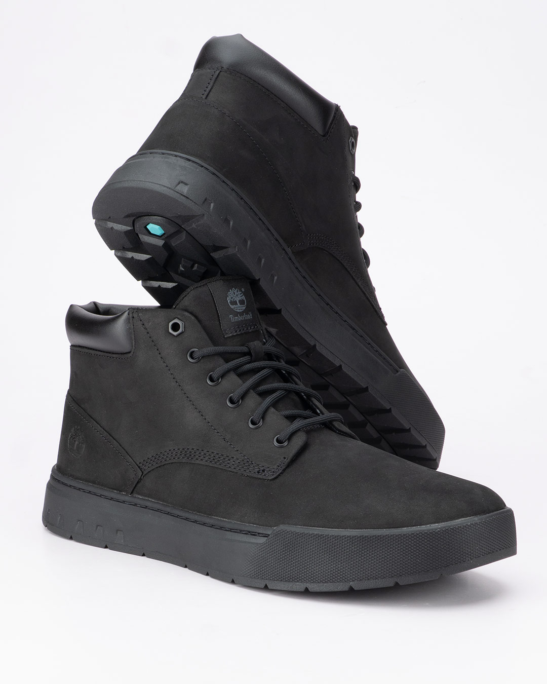 Timberland cipele Maple Grove Mid Lace-G u crnoj boji velikih brojeva donose prepoznatljiv izgled duboke Timberland obuće, prilagođen muškarcima kojima je potreban veći broj.