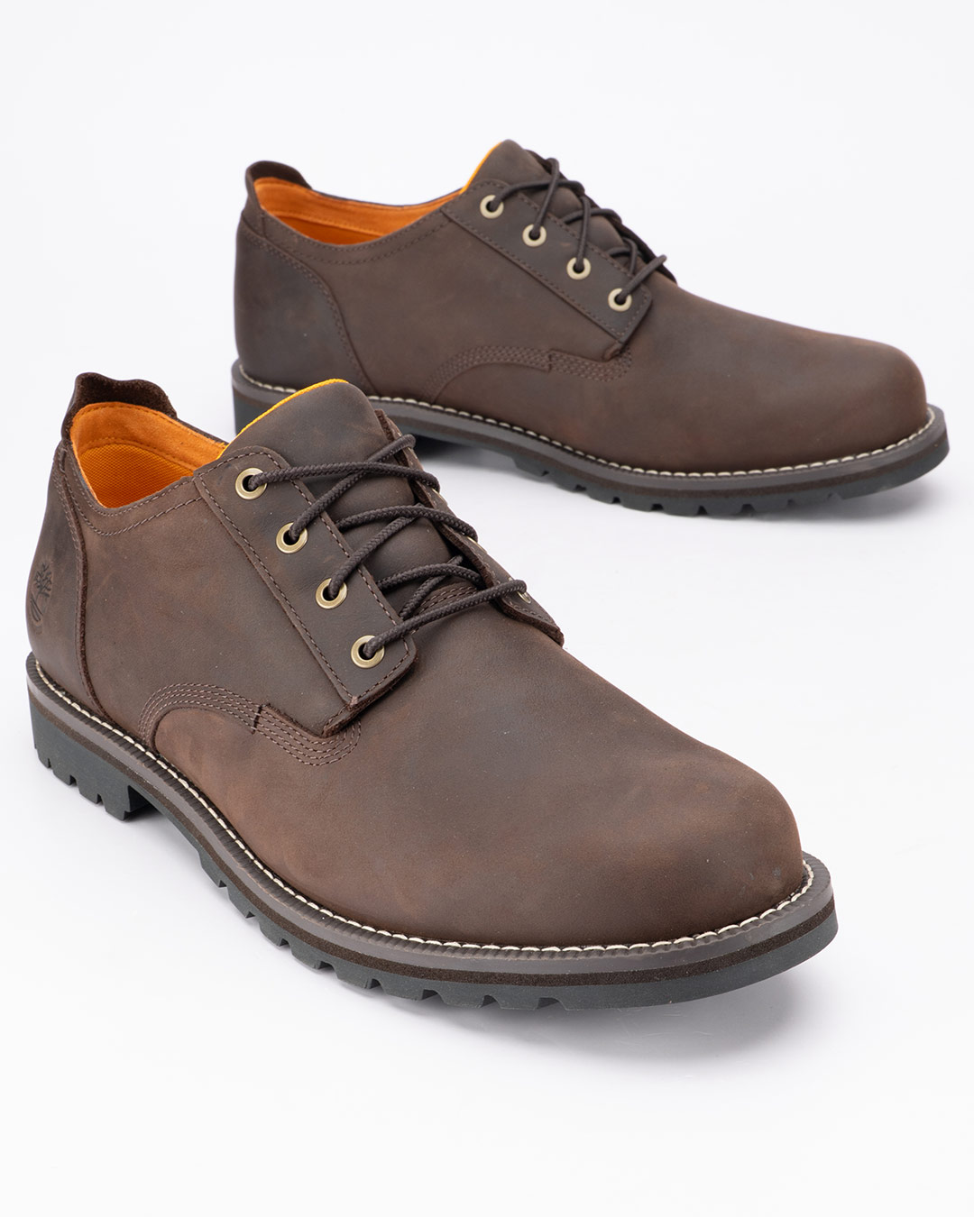 Timberland Waterproof cipele Redwood Falls Lace Up-N-G u tamno braon boji velikih brojeva predstavljaju odličan izbor za muškarce kojima je potrebna izdržljiva zimska obuća sa pouzdanom zaštitom od vlage.