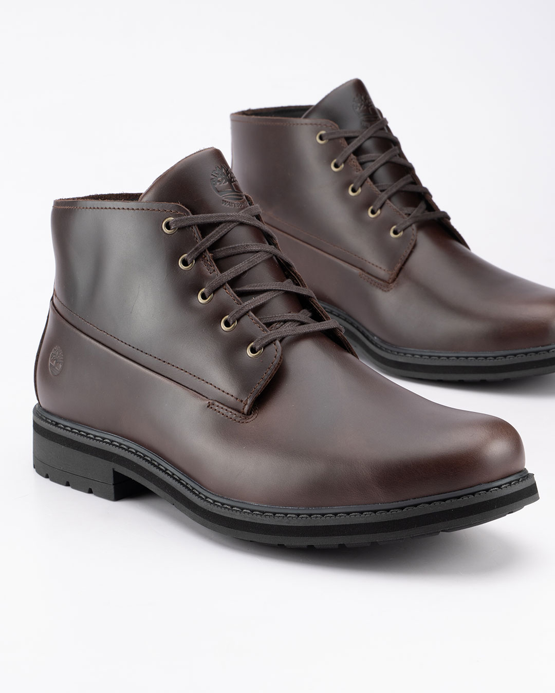 Timberland Waterproof cipele Stormbucks Mid Lace-G - Braon su muške duboke vodootporne kožne cipele velikih brojeva, namenjene muškarcima kojima su tokom hladnih dana potrebni toplina, udobnost i pouzdana zaštita od vlage.