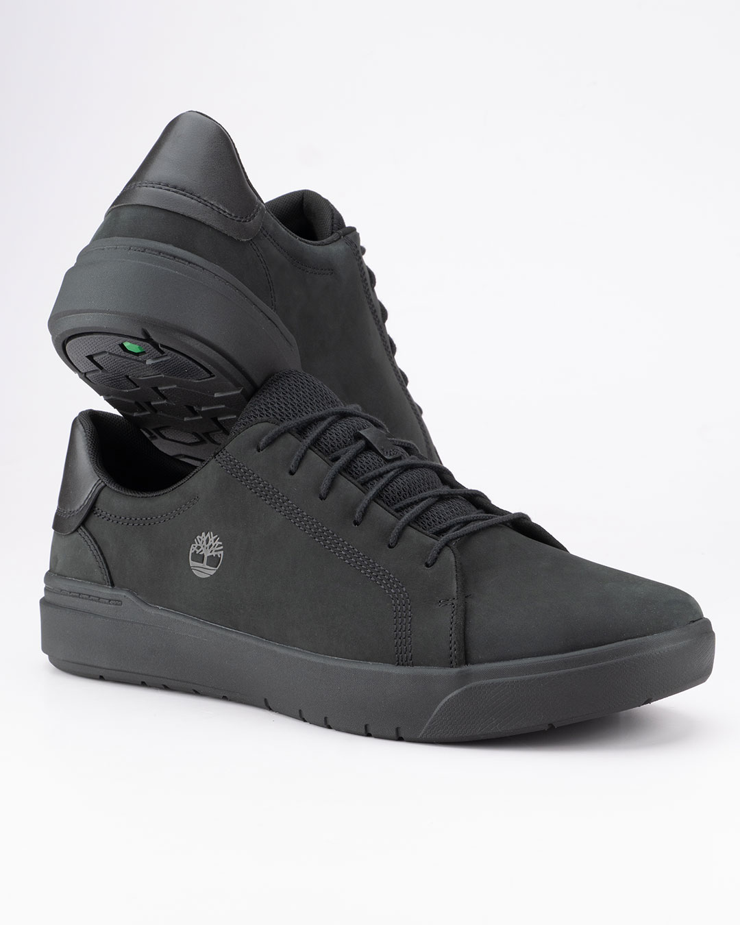 Timberland cipele Seneca Bay Low Lace-G u crnoj boji velikih brojeva donose savremen izgled muške obuće sa naglaskom na udobnost i kvalitet.