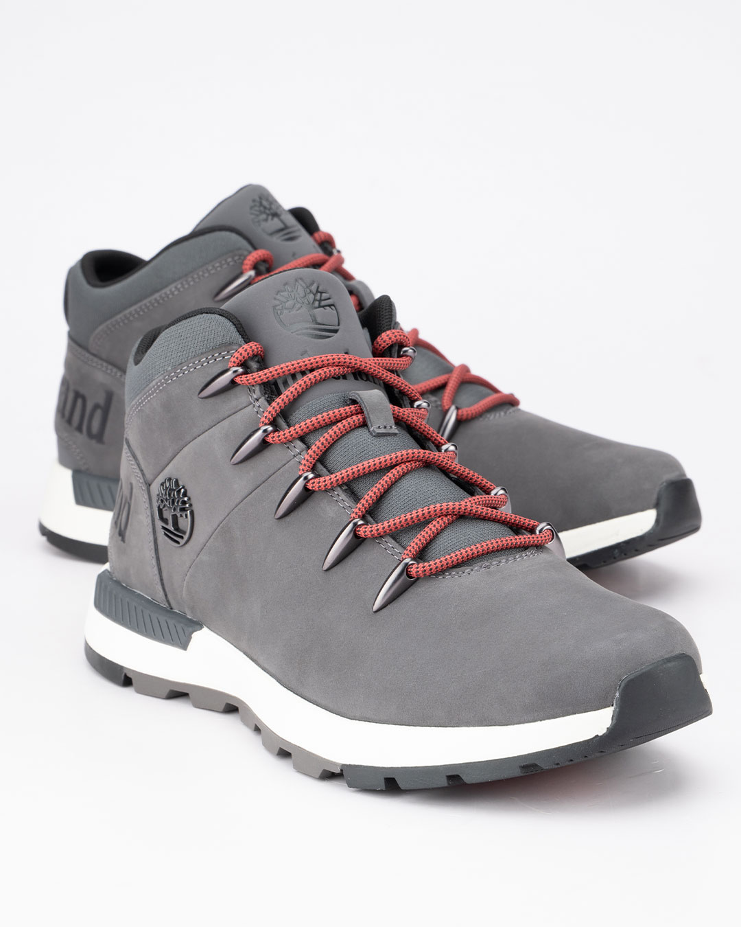 Timberland patike cipele Sprint Trekker Mid Lace u tamno sivoj boji donose sportski inspirisan dizajn sa karakterom outdoor obuće.