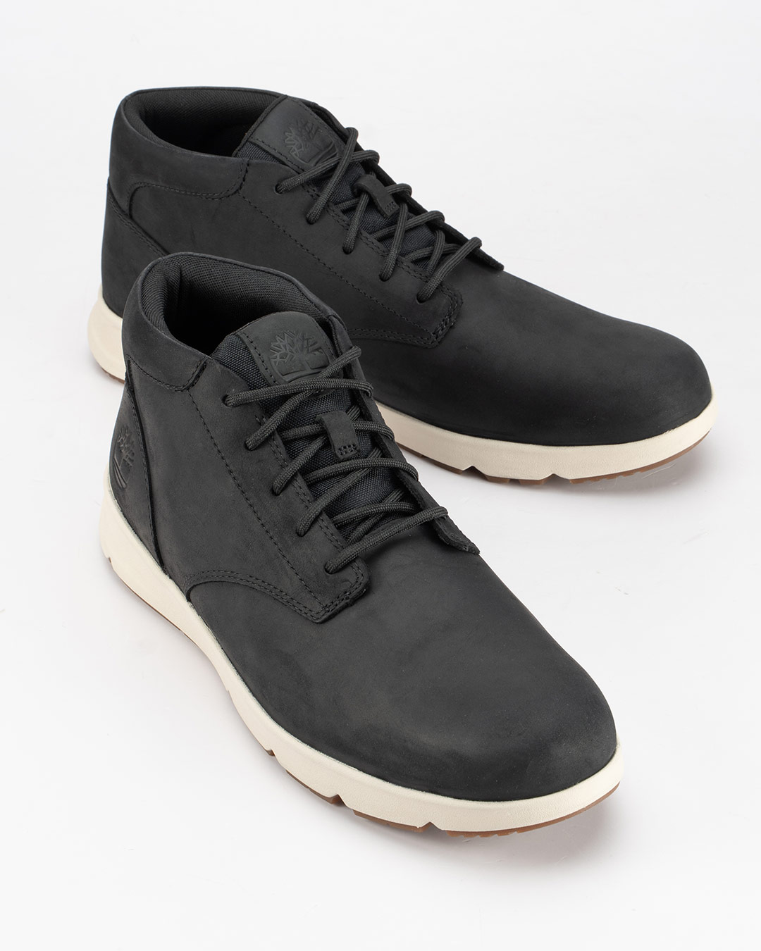 Timberland patike cipele Parker Street Mid Lace u crnoj boji donose savremen pristup muškoj dubokoj obući, sa naglaskom na fleksibilnost i udobnost tokom svakodnevnog kretanja.