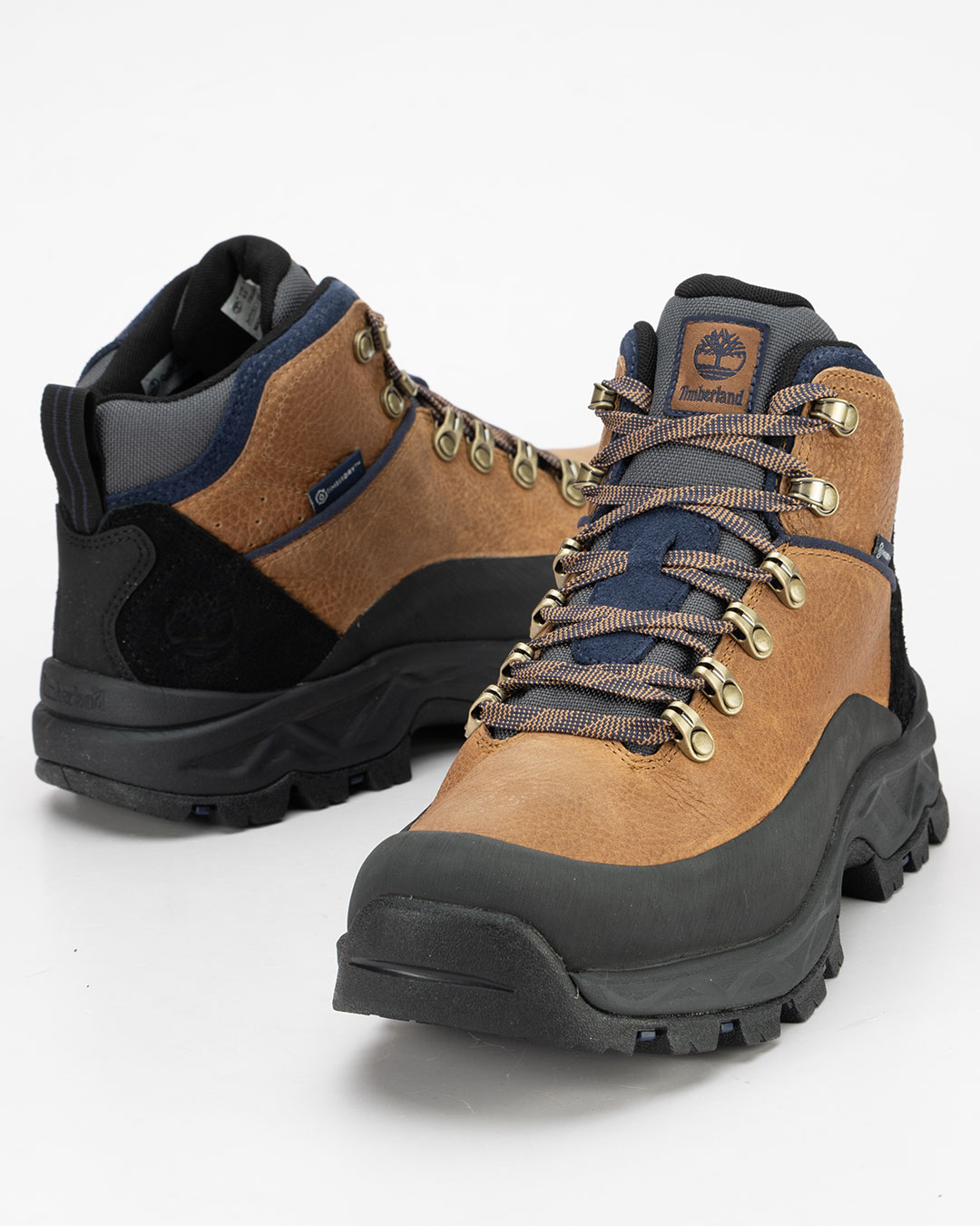 Timberland Waterproof cipele Mt. Maddsen 2.0 Mid Lace u braon boji spajaju klasičan outdoor izgled brenda sa modernim rešenjima za udobnost i zaštitu.