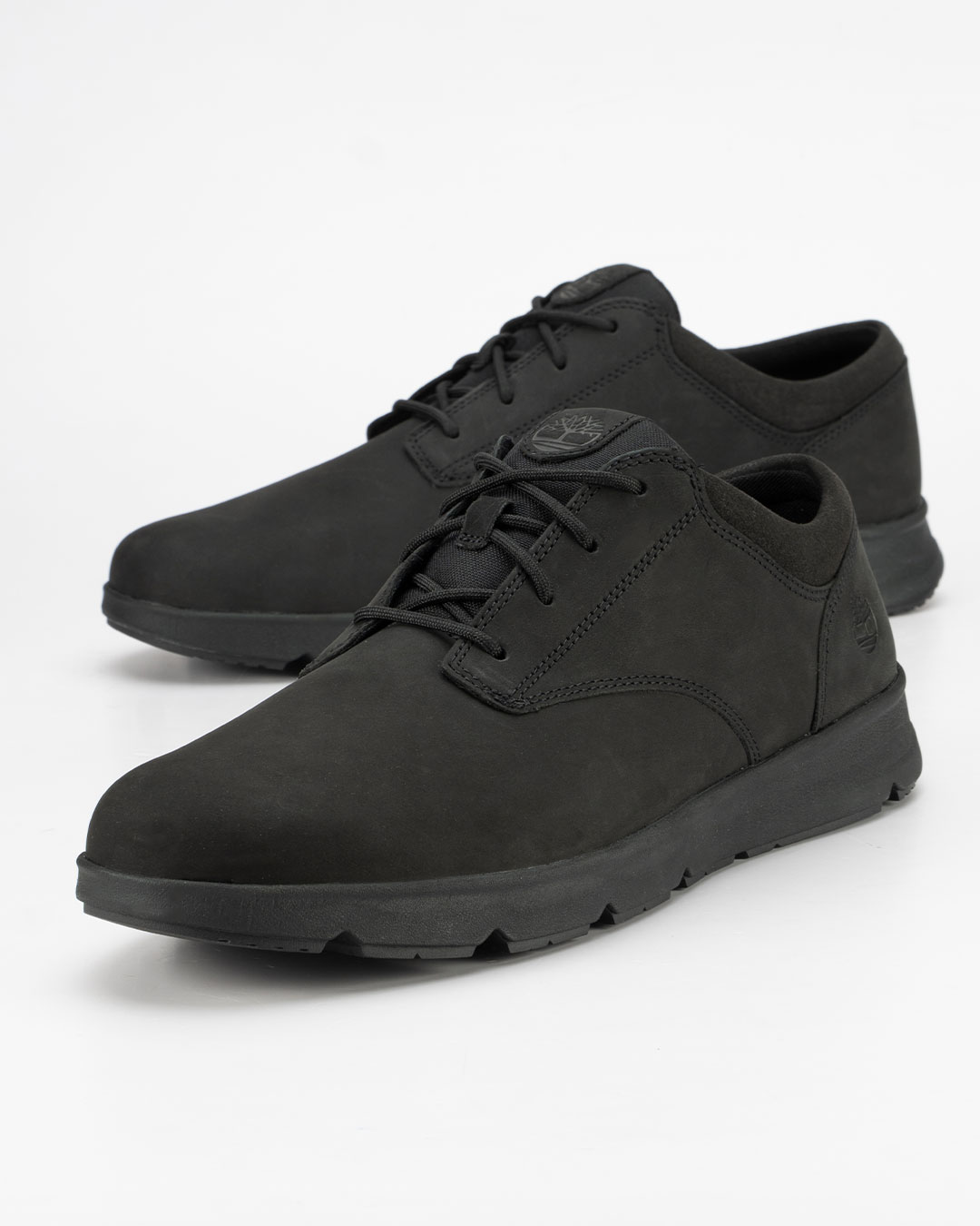 Timberland patike cipele Parker Street Low Lace-G u crnoj boji velikih brojeva donose uredan i moderan izgled sa prepoznatljivim kvalitetom brenda