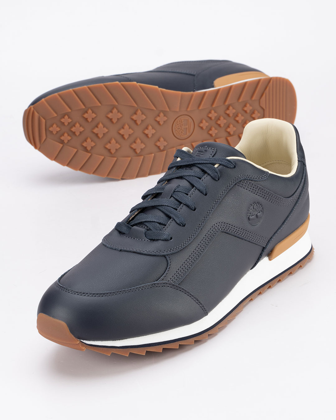 Timberland patike cipele Scout Heights Low Lace-G u teget boji velikih brojeva spajaju sportski duh i prepoznatljiv Timberland karakter.